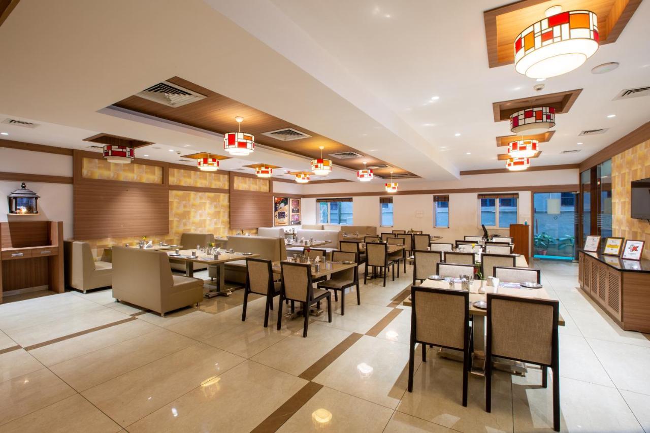 Hotel Saradha Grande Pudukkottai Buitenkant foto