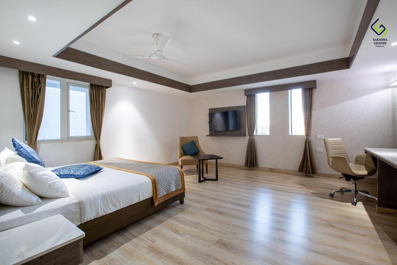 Hotel Saradha Grande Pudukkottai Buitenkant foto