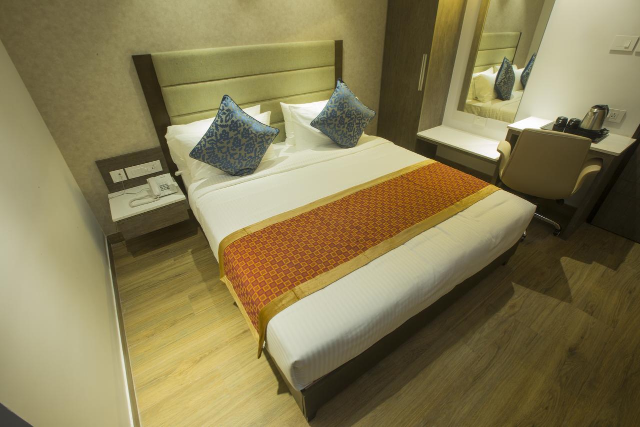 Hotel Saradha Grande Pudukkottai Buitenkant foto