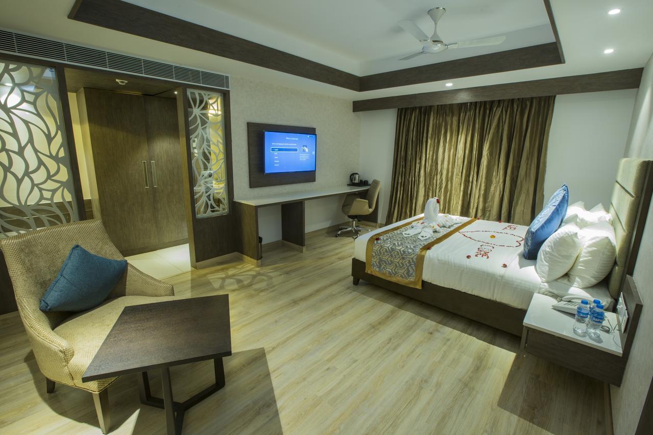Hotel Saradha Grande Pudukkottai Buitenkant foto